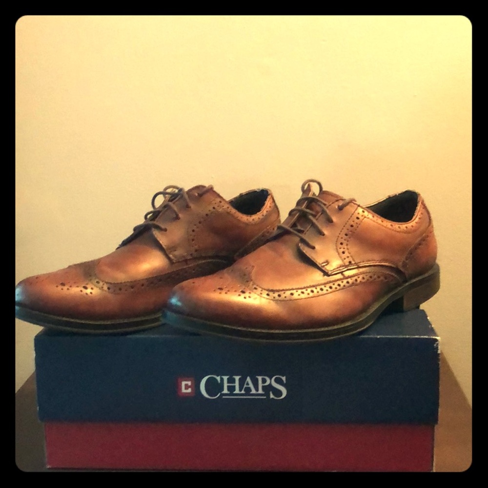 Chaps Wingtip dress shoe